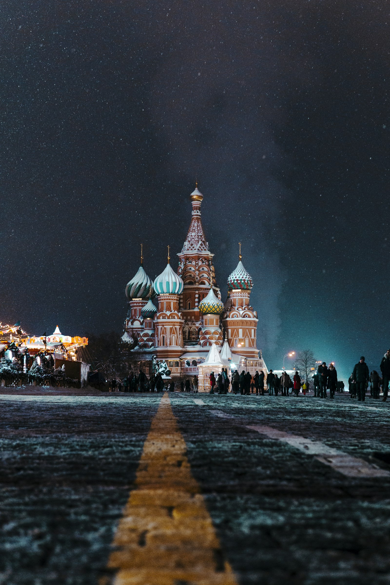 Saint Basil&rsquo;s Cathedral on a snowy Moscow night